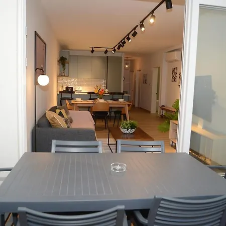 Seaviews, Modern & Spacious Apartment *