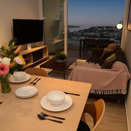 Seaviews, Modern & Spacious Apartment *