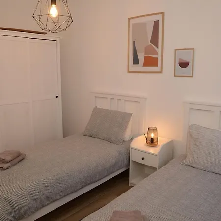 Seaviews, Modern & Spacious Apartment