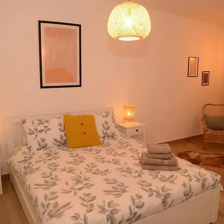 Seaviews, Modern & Spacious Apartment *