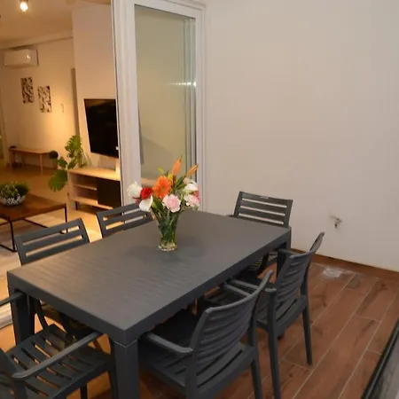 Seaviews, Modern & Spacious